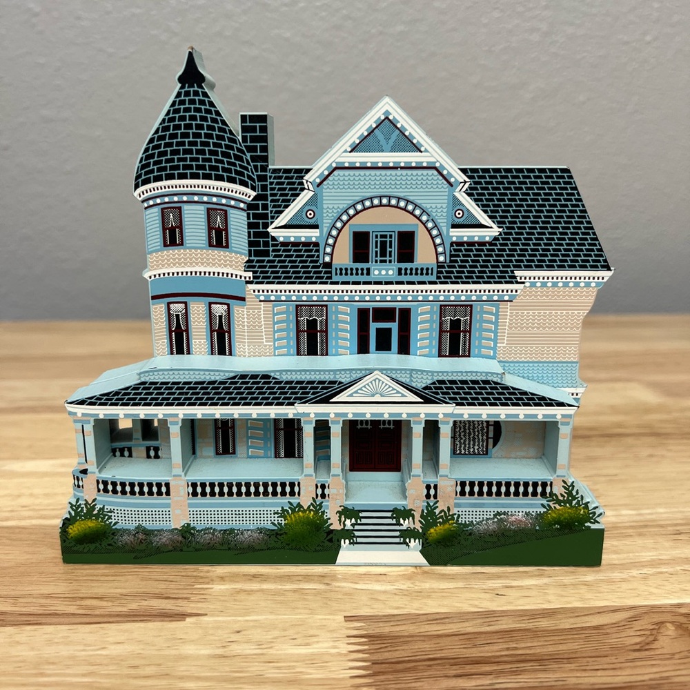 Queen Anne Mansion Wooden Collectible | Eureka Springs Arkansas